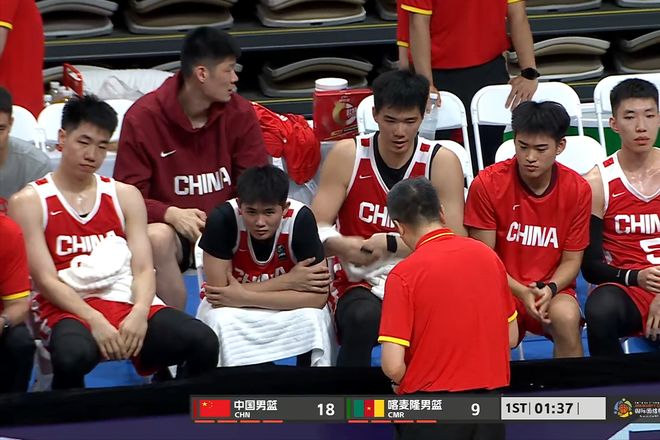 中国男篮三连胜,奇兵21分三分5中5,贺希宁25分6助攻