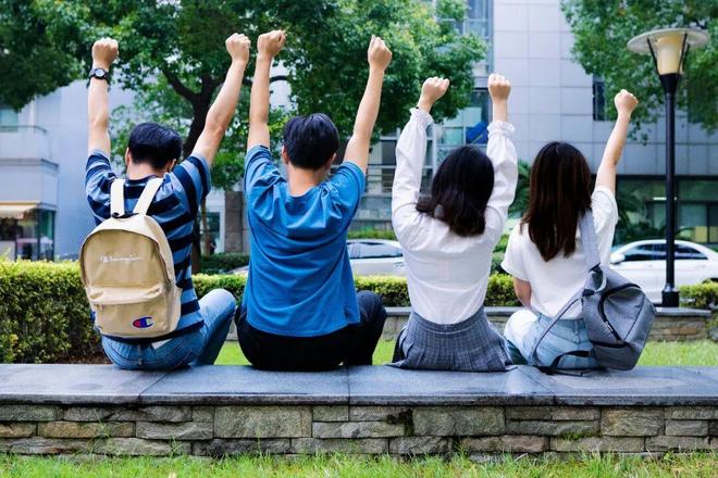 艾滋高发，两个群体正在"破防"！身体有艾滋，4个信号很明确