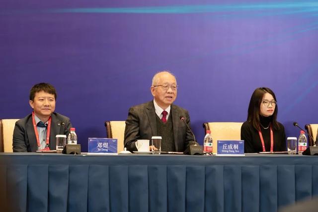 王虹、邓煜冲击菲尔兹奖，中国籍数学家有望首次登顶，二人为北大同窗